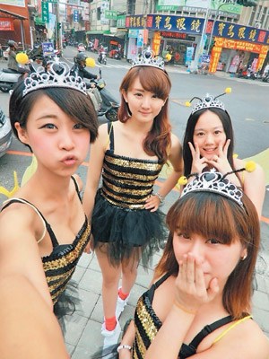 型男美女助阵台湾&ldquo;地方选战&rdquo;打得&ldquo;漂亮&rdquo;（图）