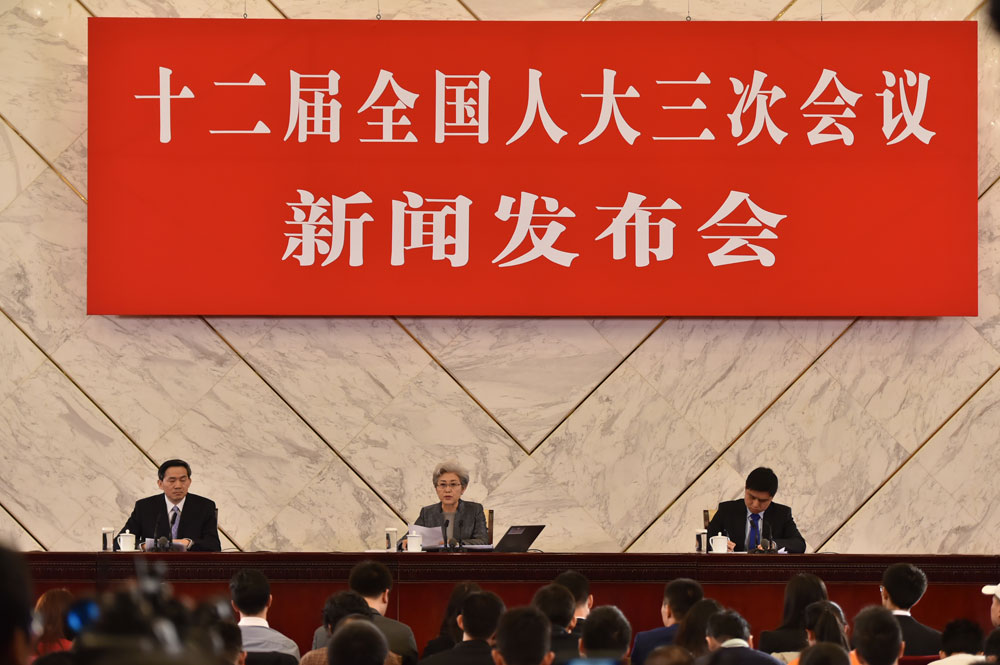 3月4日，十二届全国人大三次会议在北京人民大会堂举行新闻发布会。大会发言人傅莹介绍本次会议的有关情况，并回答中外记者提问。