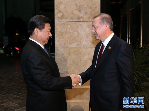 当地时间11月14日，国家主席习近平在土耳其安塔利亚会见土耳其总统埃尔多安。 新华社记者 庞兴雷 摄 