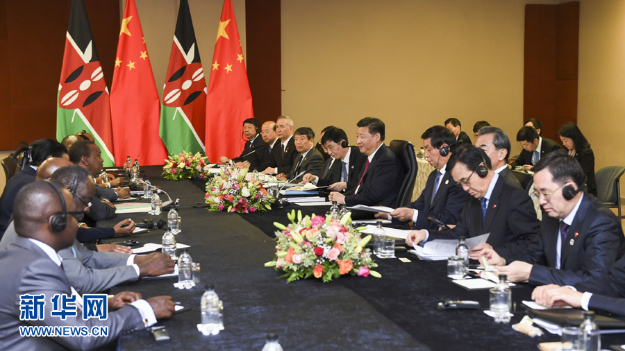 12月3日，国家主席习近平在约翰内斯堡会见肯尼亚总统肯雅塔。新华社记者 谢环驰 摄