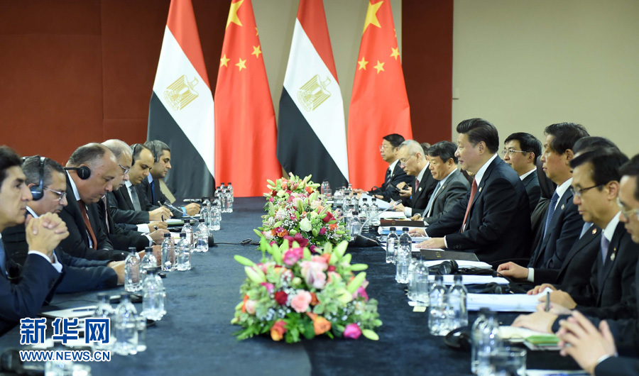 12月4日，国家主席习近平在约翰内斯堡会见埃及总理伊斯梅尔。新华社记者 张铎 摄