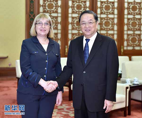 6月29日，全国政协主席俞正声在北京人民大会堂会见保加利亚议长察切娃。 新华社记者 李涛 摄 