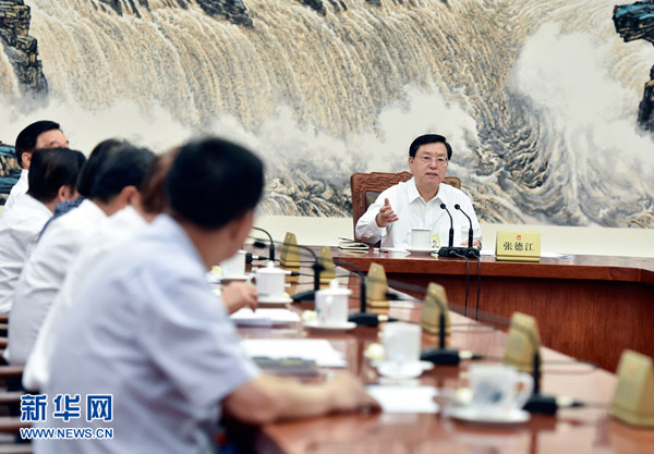 9月1日，十二届全国人大常委会第七十五次委员长会议在北京人民大会堂举行，张德江委员长主持会议。
