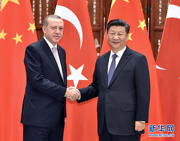 9月3日，国家主席习近平在杭州会见来华出席二十国集团领导人杭州峰会的土耳其总统埃尔多安。