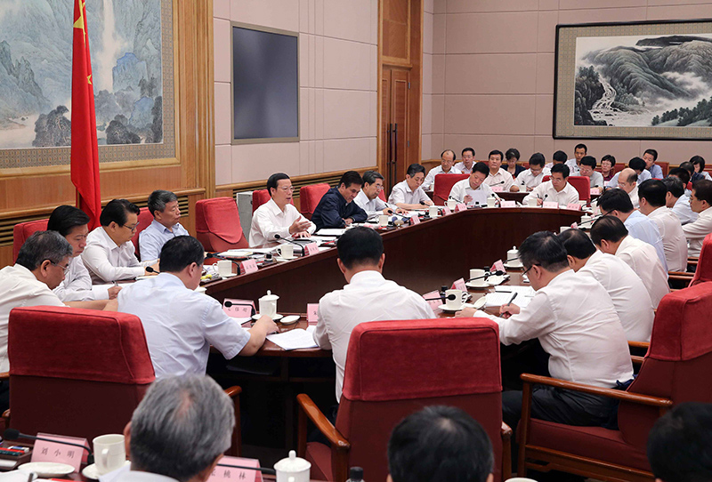 　　9月9日，中共中央政治局常委、国务院副总理张高丽在北京与省部级干部推进供给侧结构性改革专题研讨班学员进行座谈。