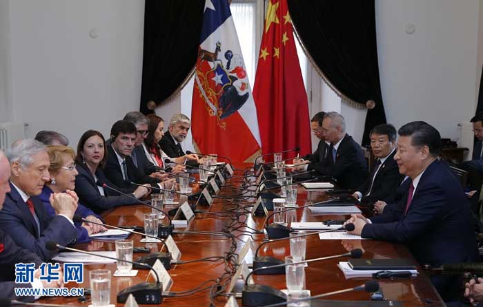 11月22日，国家主席习近平在圣地亚哥同智利总统巴切莱特举行会谈。