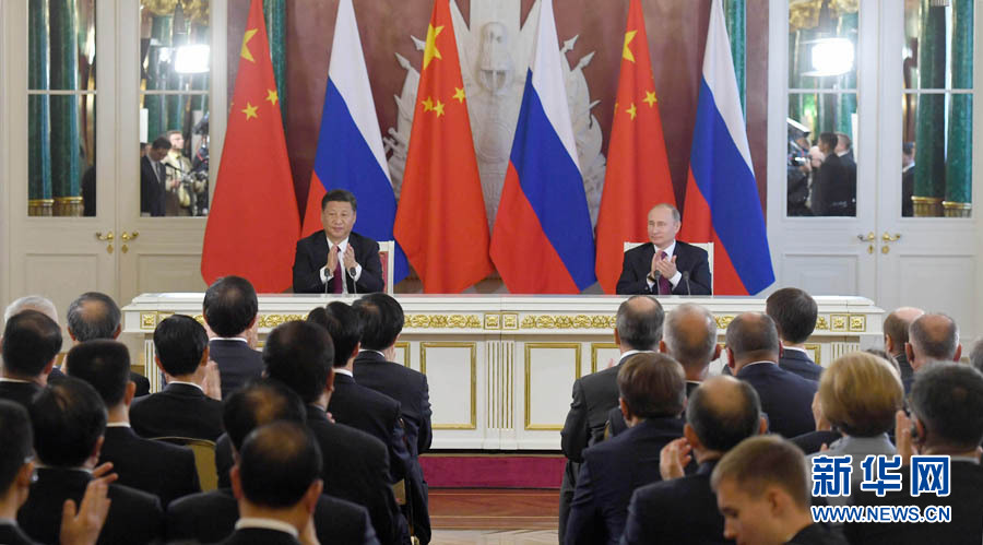 7月4日，国家主席习近平在莫斯科克里姆林宫同俄罗斯总统普京举行会谈。这是会谈后，两国元首共同会见记者。 