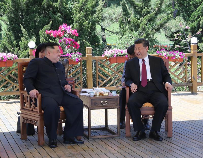 2018年5月7日至8日，习近平同朝鲜劳动党委员长、国务委员会委员长金正恩在大连举行会晤。