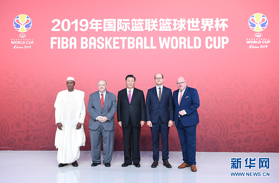 8月30日晚，国家主席习近平在北京会见国际篮联主席穆拉托。