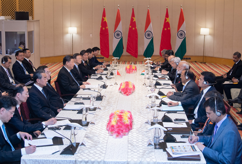 10月12日，国家主席习近平在金奈同印度总理莫迪继续举行会晤。新华社记者 谢环驰 摄