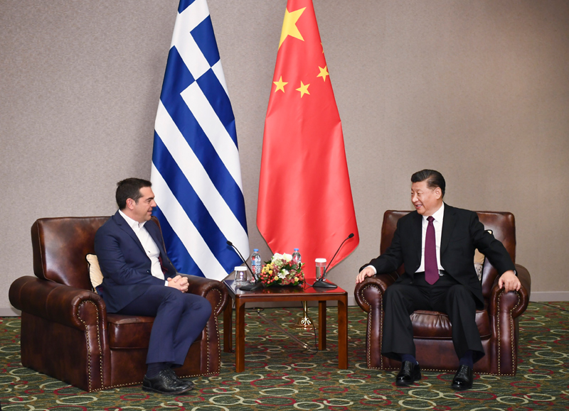 当地时间11月12日，国家主席习近平在雅典会见希腊前总理齐普拉斯。新华社记者 谢环驰 摄
