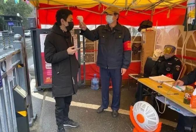 『抗疫』抗“疫”战场 | 那些感动你我的“雷锋”身影