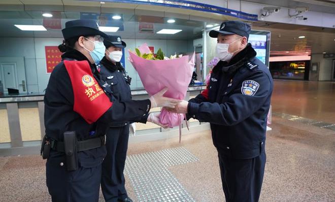 『疫情』战“疫”节日中最靓丽的“风警线”