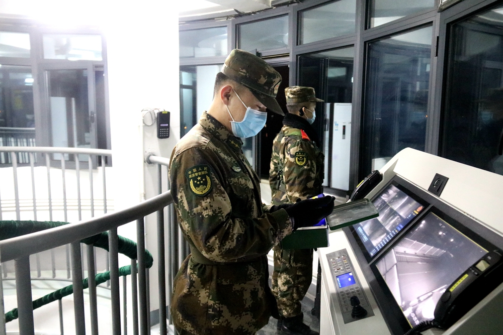 『武警官兵』武警官兵的“战疫十二时辰”