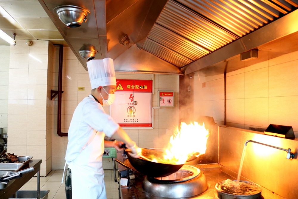 『武警官兵』武警官兵的“战疫十二时辰”