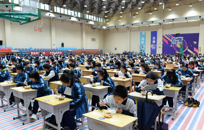 『解封』【8点见】多国考虑“解封”措施 世卫警告：最糟糕时刻尚未到来