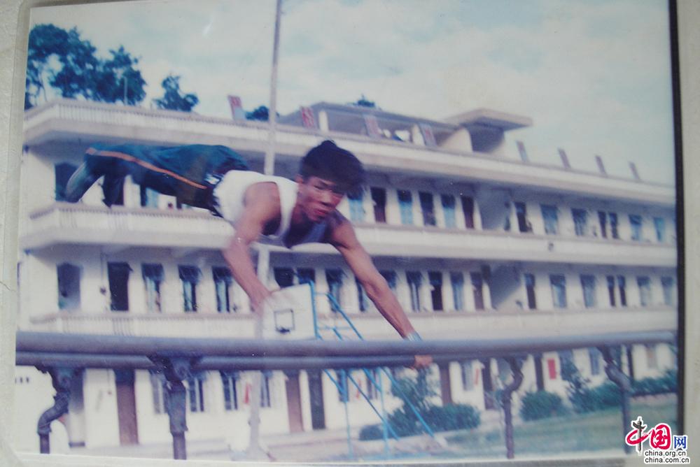 奋战【中国故事】国际禁毒日：奋战在缉毒一线的“他”和“它”