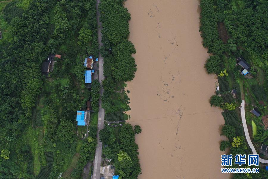 （在习近平新时代中国特色社会主义思想指引下&mdash;&mdash;新时代新作为新篇章&middot;习近平总书记关切事&middot;图文互动）（6）战洪魔　保安全&mdash;&mdash;近期防汛救灾热点观察