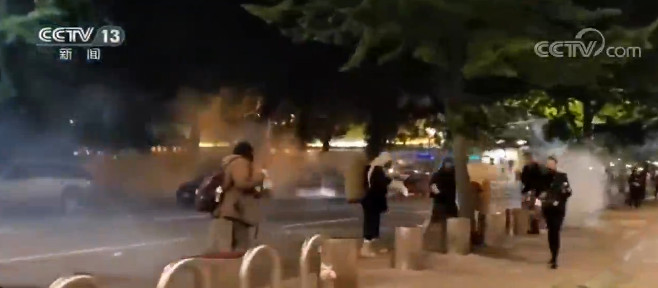 美国美国波特兰市反种族歧视抗议持续