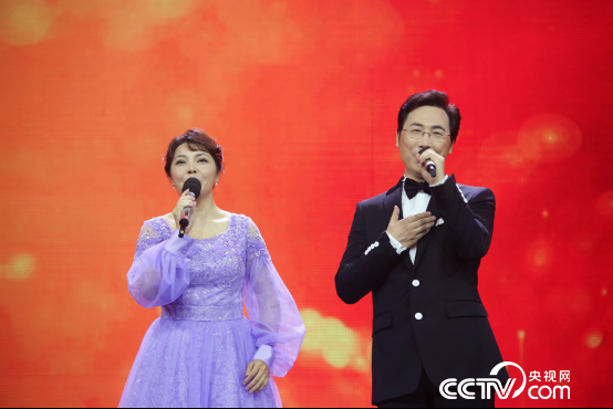 上海音乐学院院长廖昌永、教师代表严演唱主题曲《最美的你》