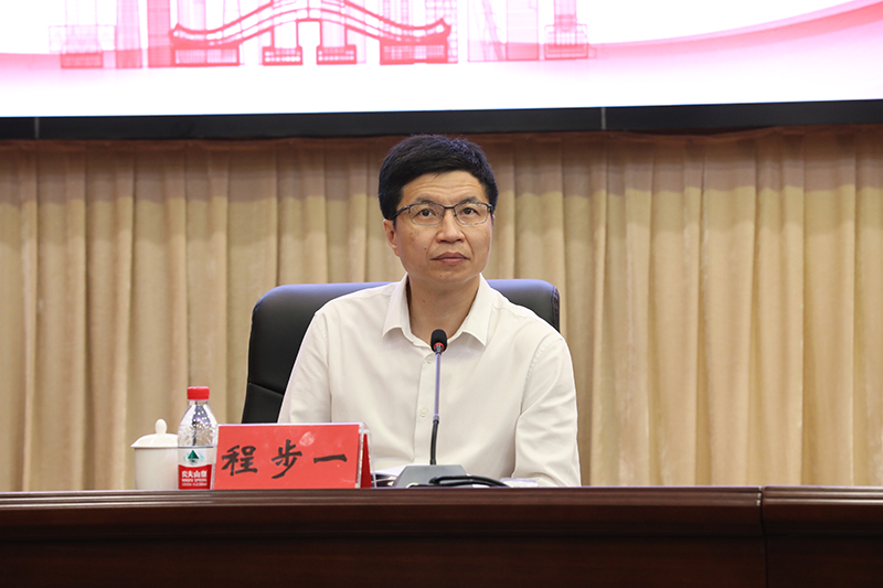 深圳市委组织部主要负责同志出席开班式