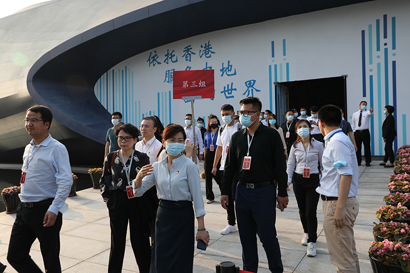 学员参观从先行先试到先行示范——庆祝深圳经济特区建立四十周年