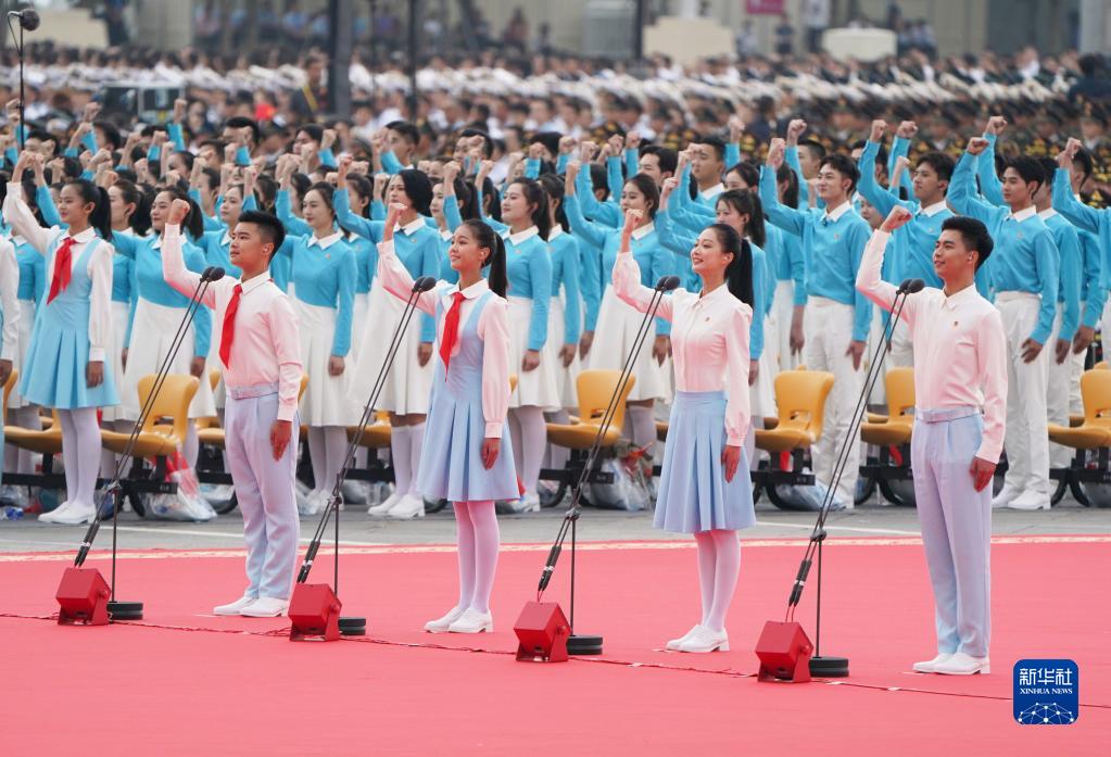 2021年7月1日上午，慶祝中國共產黨成立100周年大會在北京天安門廣場隆重舉行。這是共青團員和少先隊員代表集體致獻詞。新華社記者 陳曄華 攝
