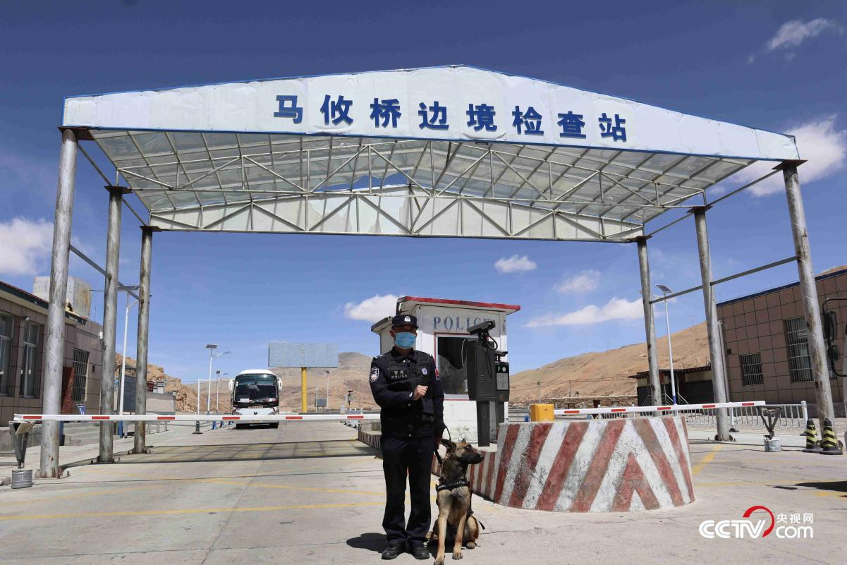 马攸木拉山与女儿悠悠 图2