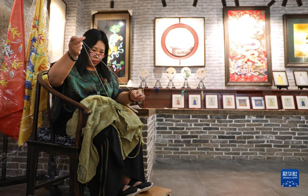 非遗传承人王立君：飞针走线绣风华 图2