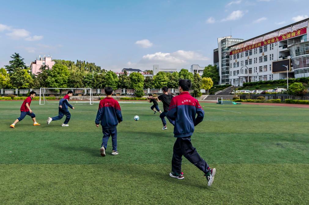 “每天一节体育课”太多了吗？为何设立刚性规定？必赢平台(图6)