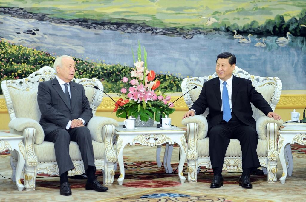 2012年10月23日，时任国家副主席习近平在北京人民大会堂会见阿兰·梅里埃。新华社记者 李涛 摄