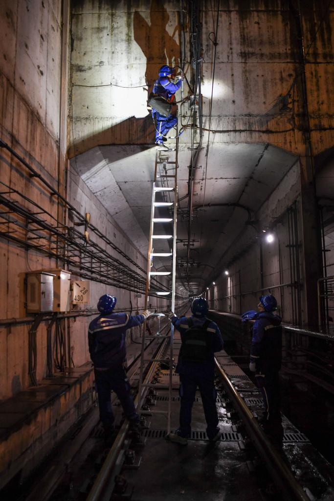 走近城市地下工种地铁检修工：深夜里“轨道医生”护航城市“动脉”(图3)