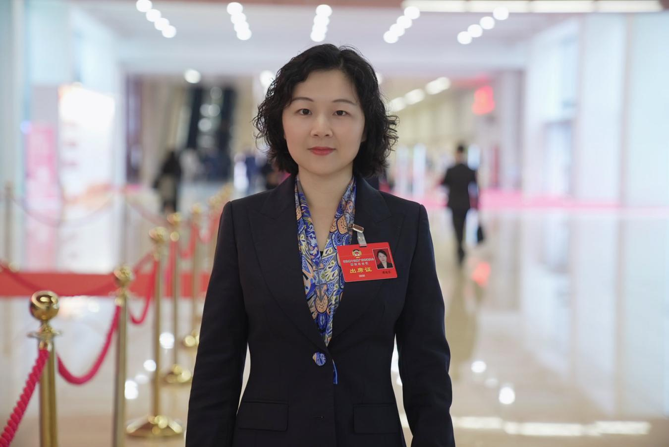 广州市政协委员、广东法丞汇俊律师事务所高级合伙人胡桂芬