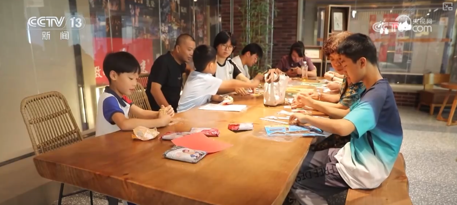 “一键换新”升级体验景区“链接”电影元素激活跨界新玩法释放消费强劲活力(图12)