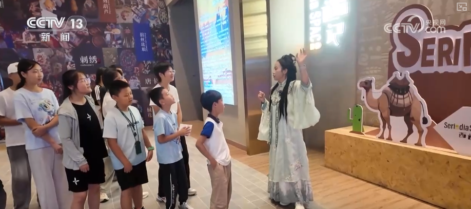 “一键换新”升级体验景区“链接”电影元素激活跨界新玩法释放消费强劲活力(图13)