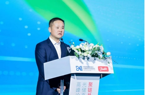 海鹽縣人民政府副縣長章劍鋒先生在論壇致辭