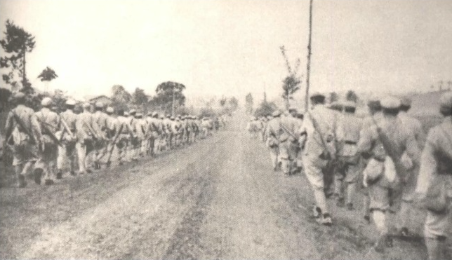 湘黔滇旅行團行進途中