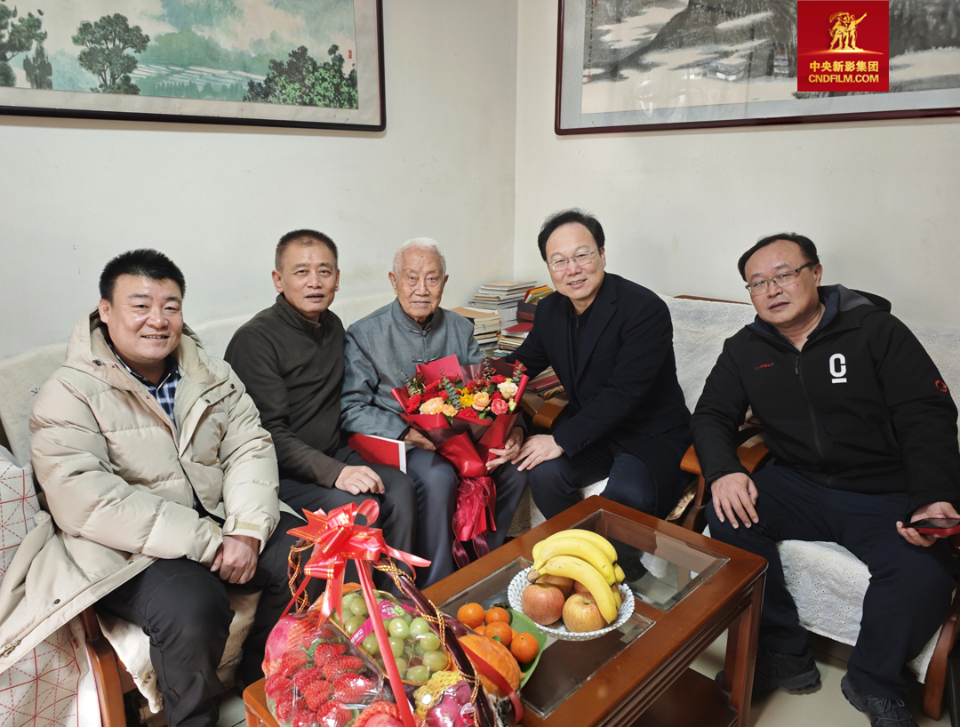 姚永暉看望何建國同誌（93歲） 