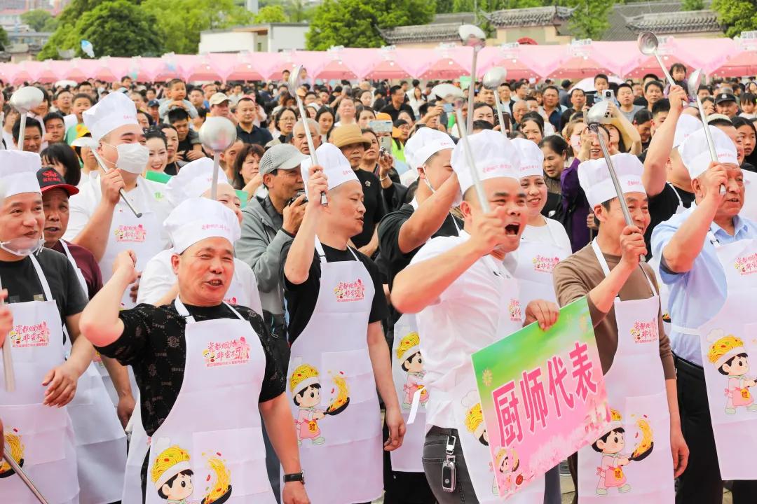 炒粉师傅代表(刘新文 糜良/摄)