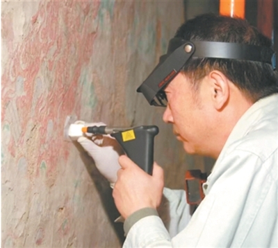 平方米酥碱壁画获救治，敦煌“壁画医生”培养团队传承技术