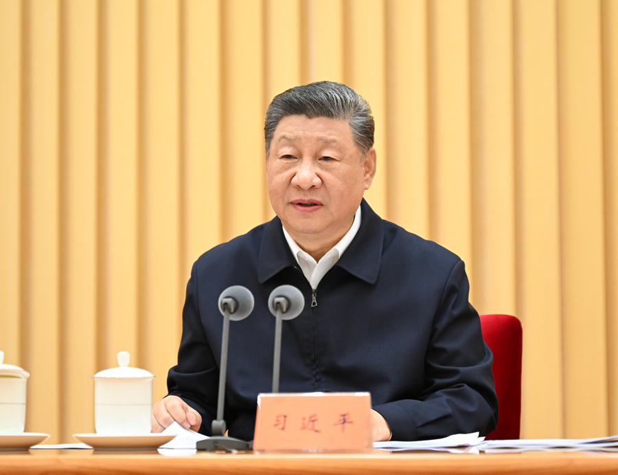 10月12日至13日,全国卫生与健康大会在北京召开。中共中央总书记、国家主席、中央军委主席习近平出席会议并发表重要讲话。