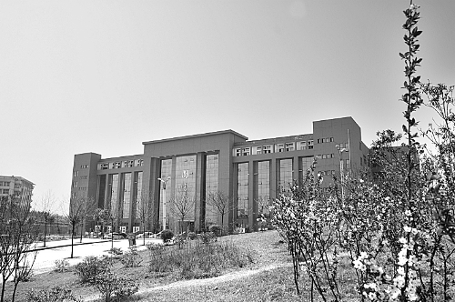 平顶山学院欢 迎您