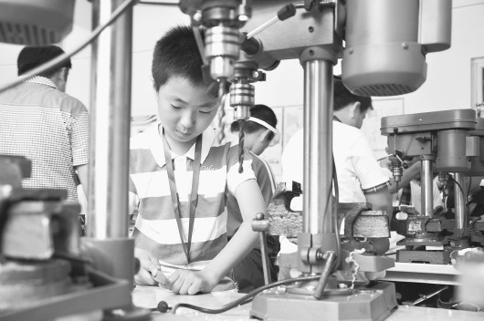 照片:5月17日,垦利县胜坨镇实验小学