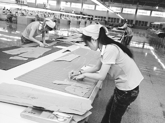 泰安如意100万套西装项目投产