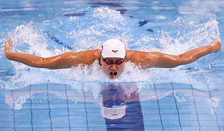 Liu&nbsp;Zige&nbsp;from&nbsp;Shanghai&nbsp;competes&nbsp;during&nbsp;women's&nbsp;200m&nbsp;butterfly&nbsp;final&nbsp;of&nbsp;swimming&nbsp;at&nbsp;the&nbsp;11th&nbsp;Chinese&nbsp;National&nbsp;Games&nbsp;in&nbsp;Jinan,&nbsp;east&nbsp;China's&nbsp;ShandongProvince,&nbsp;Oct.&nbsp;21,&nbsp;2009.&nbsp;Liu&nbsp;won&nbsp;the&nbsp;gold&nbsp;with&nbsp;2&nbsp;minutes&nbsp;and&nbsp;01.81&nbsp;seconds,&nbsp;and&nbsp;exceeded&nbsp;the&nbsp;world&nbsp;record&nbsp;of&nbsp;the&nbsp;event.(Xinhua&nbsp;photo)