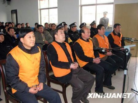 Five&nbsp;police&nbsp;officers&nbsp;went&nbsp;on&nbsp;trial&nbsp;at&nbsp;a&nbsp;court&nbsp;in&nbsp;Northwest&nbsp;Shannxi&nbsp;Province&nbsp;on&nbsp;Tuesday.