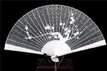 Beijing cools down with Suzhou folding fans exhibition