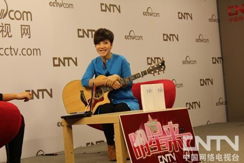 李霄云做客《明星来了》 再现个唱精彩曲目