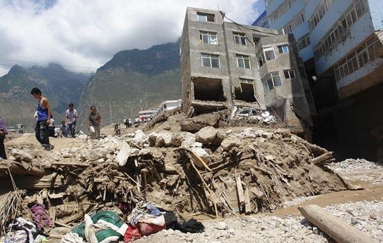 甘肃舟曲暴发泥石流 已致127人死亡(组图)