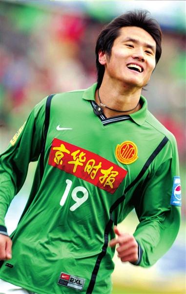 邵佳一与国安队签约 自由转会重回御林军(图)